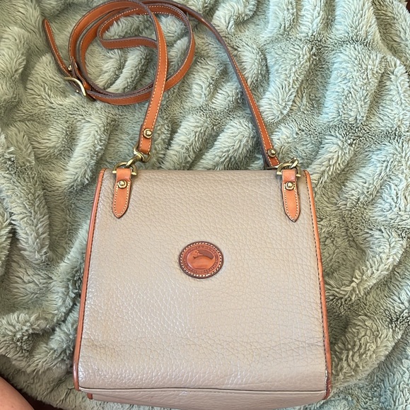 Vintage Dooney and Bourke Bag - Picture 2 of 12